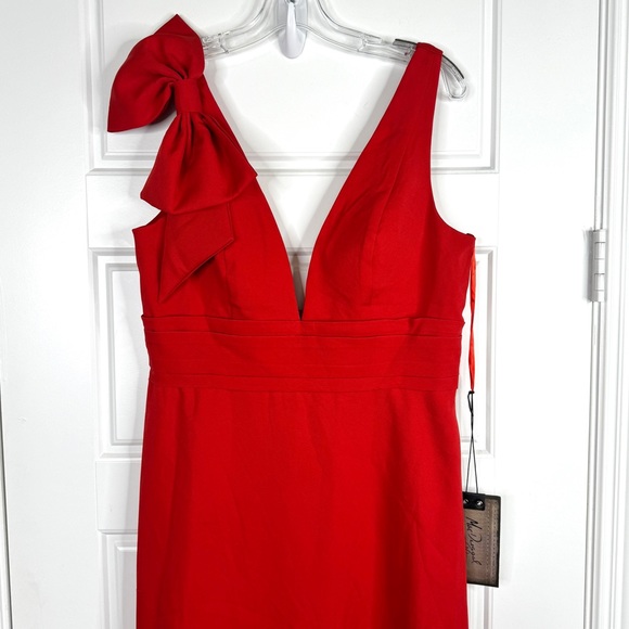 MAC DUGGAL Bow Shoulder V-Neck Gown Red Dress NEW Size 10 - Picture 4 of 14
